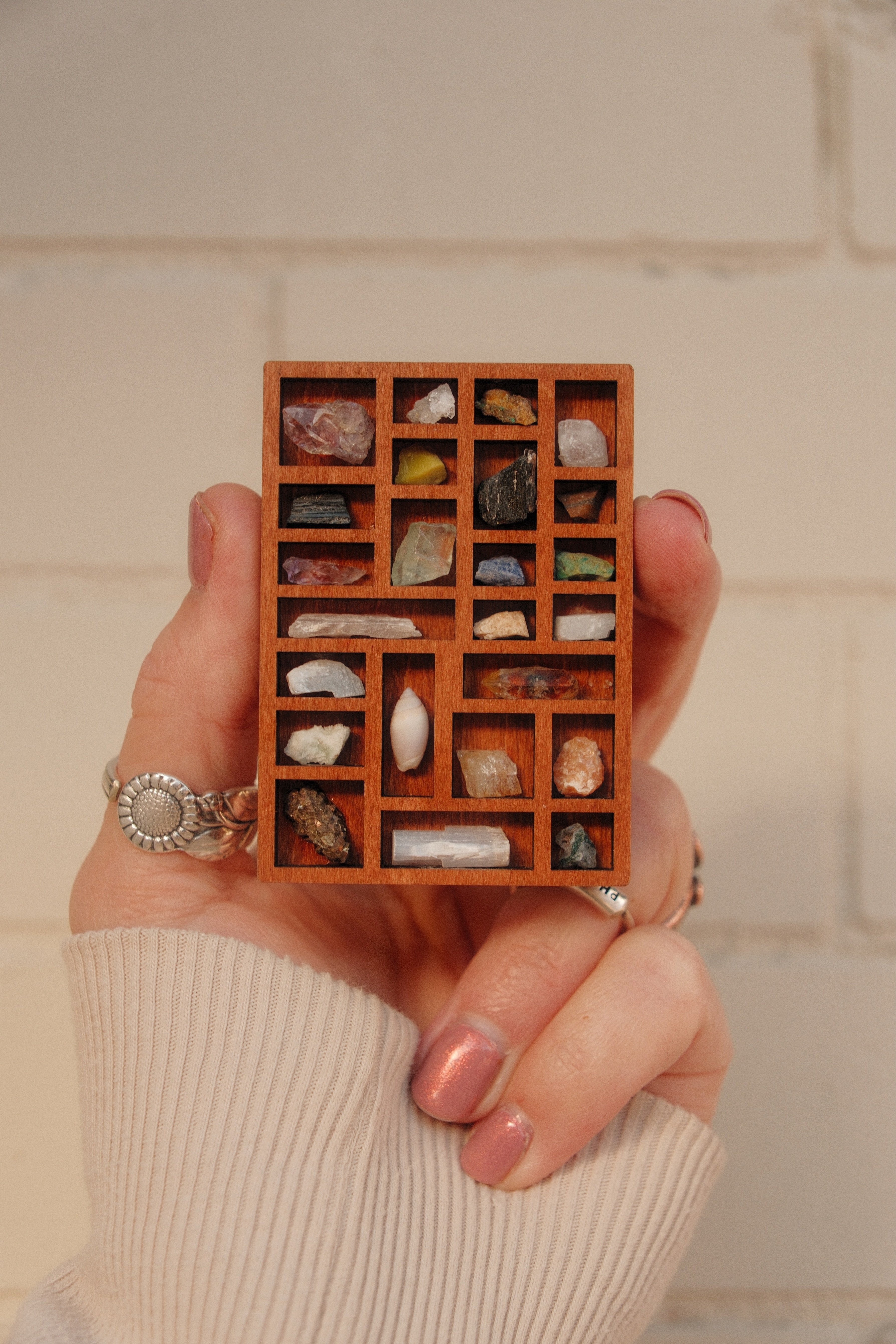 CRYSTAL CURIO | MAGNET
