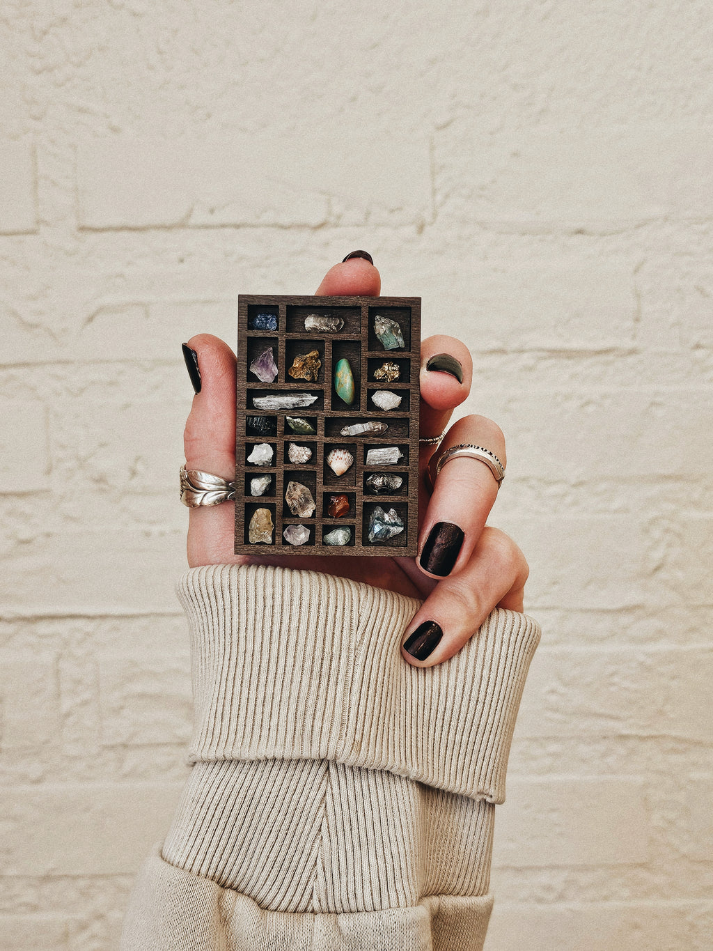 CRYSTAL CURIO | MAGNET